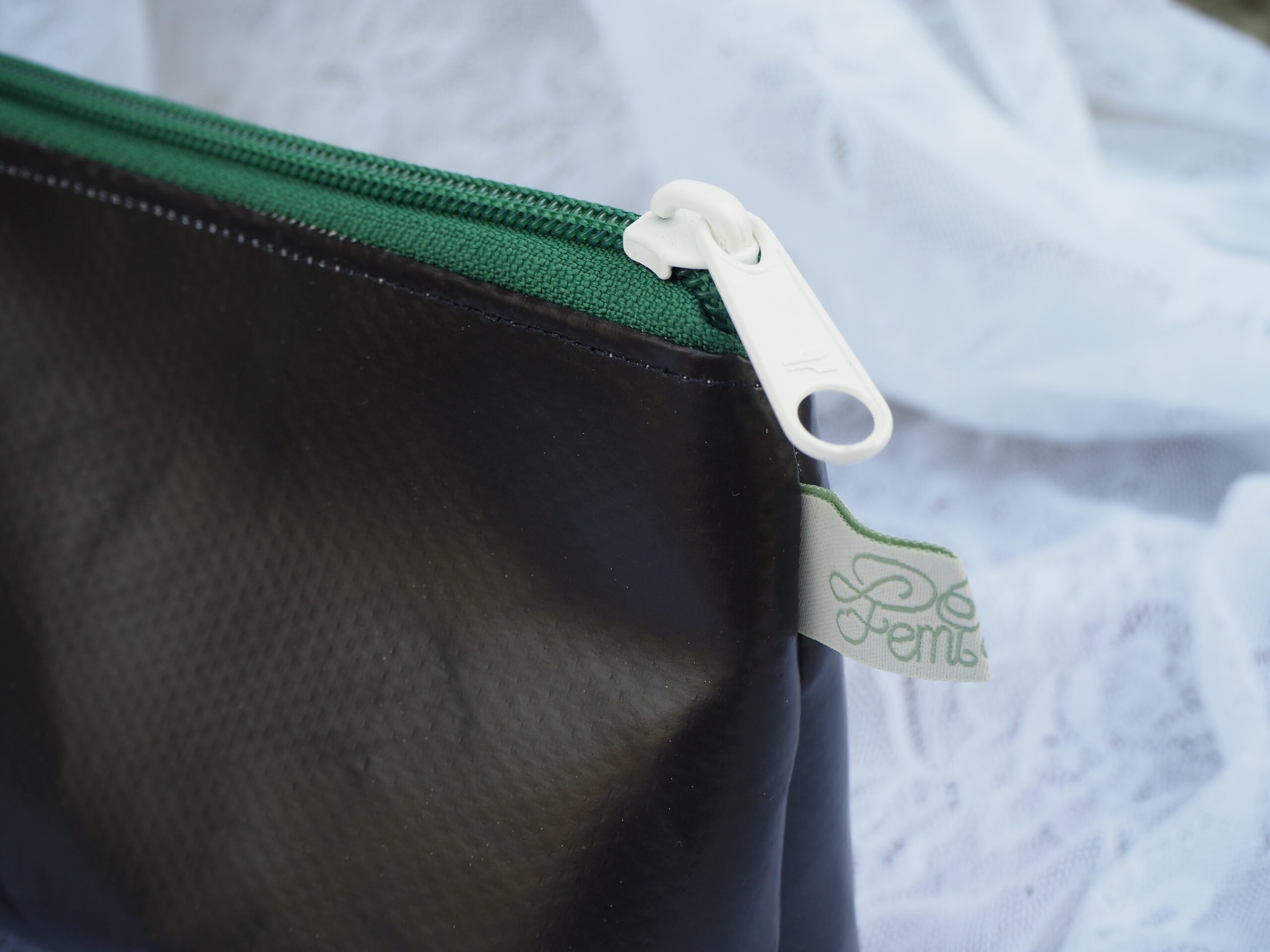 Recycled Backdrop: Cosmetic Bag (green) - Image 5